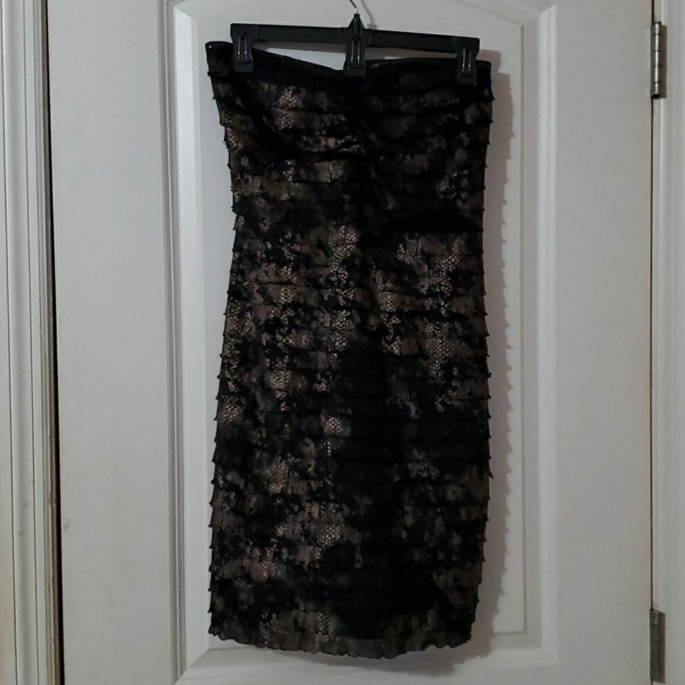 Cute slim fit strapless dress